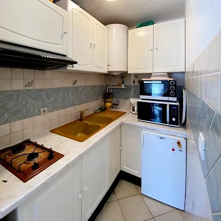 Apartment Charmant Studio Costebelle Proche Gare, Terrasse Et Parking Gratuit